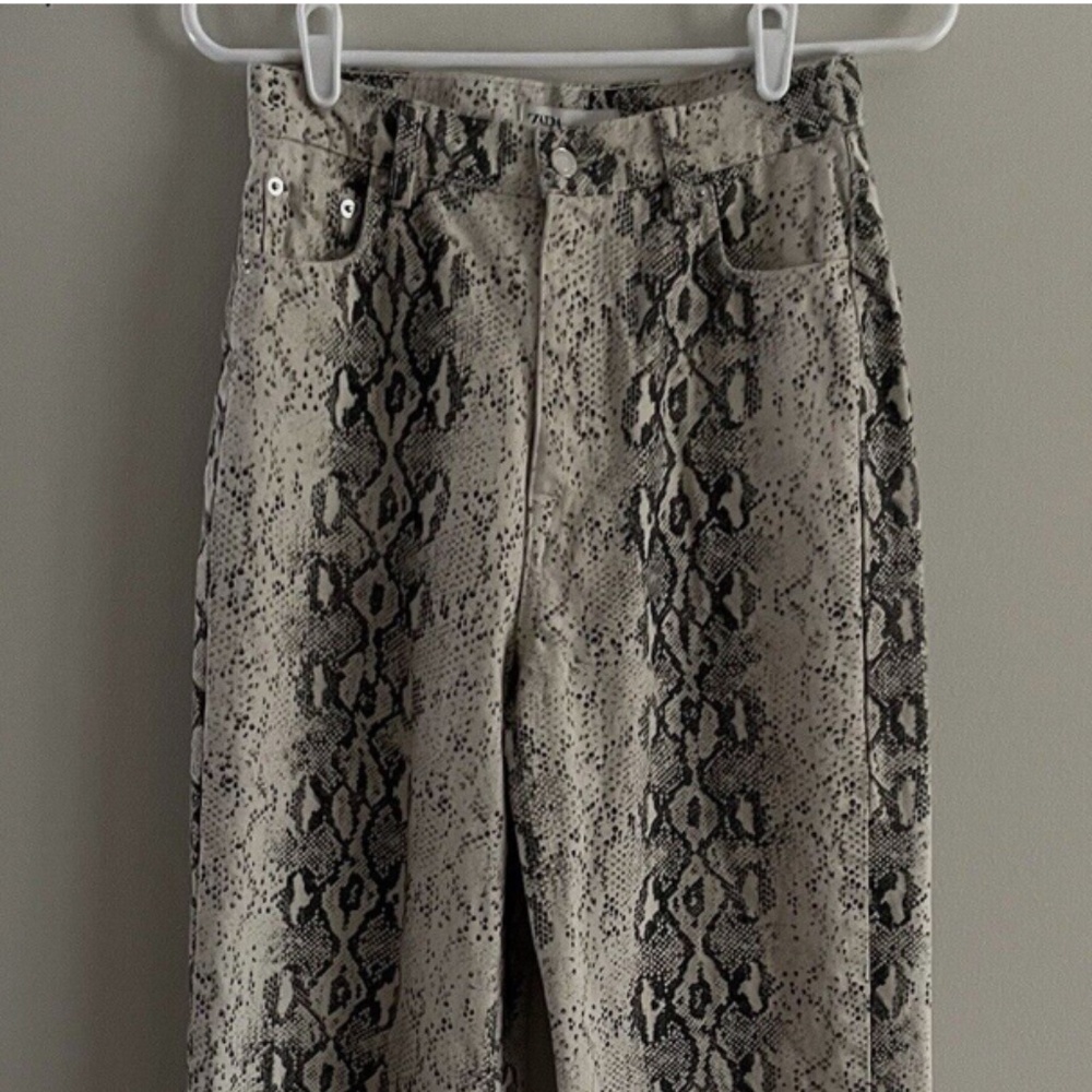 Zara Women 4 Snakeskin Animal Print Denim High Rise Raw Hem Wide Leg Jeans
